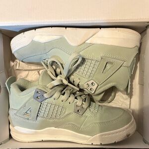 Jordan 4 Retro Seafoam Silver Sneakers
